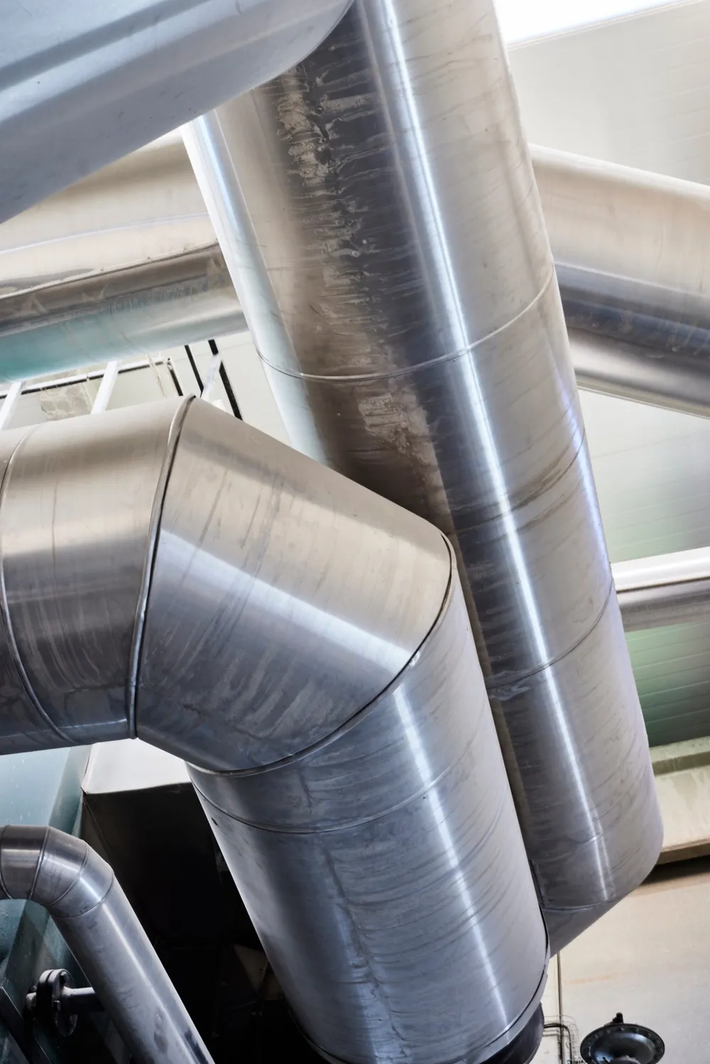 Conducciones de la instalación de biometano en la fábrica de LC Paper